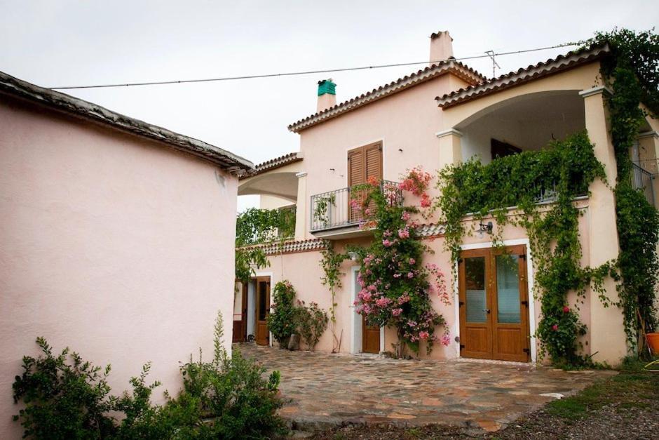 Agriturismo Donnolu Tertenìa Екстериор снимка
